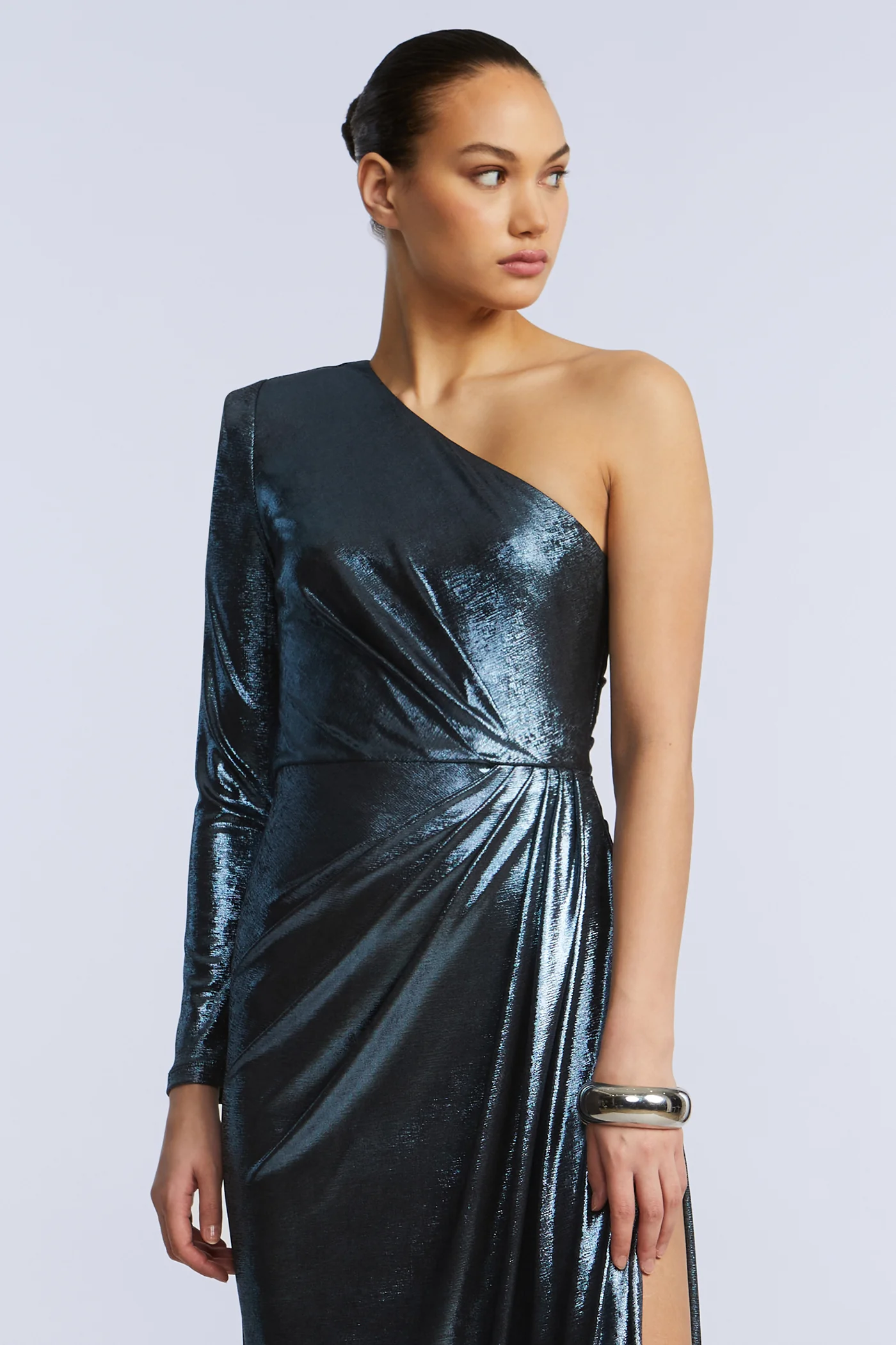 Strong Shoulder Gown - Builderot